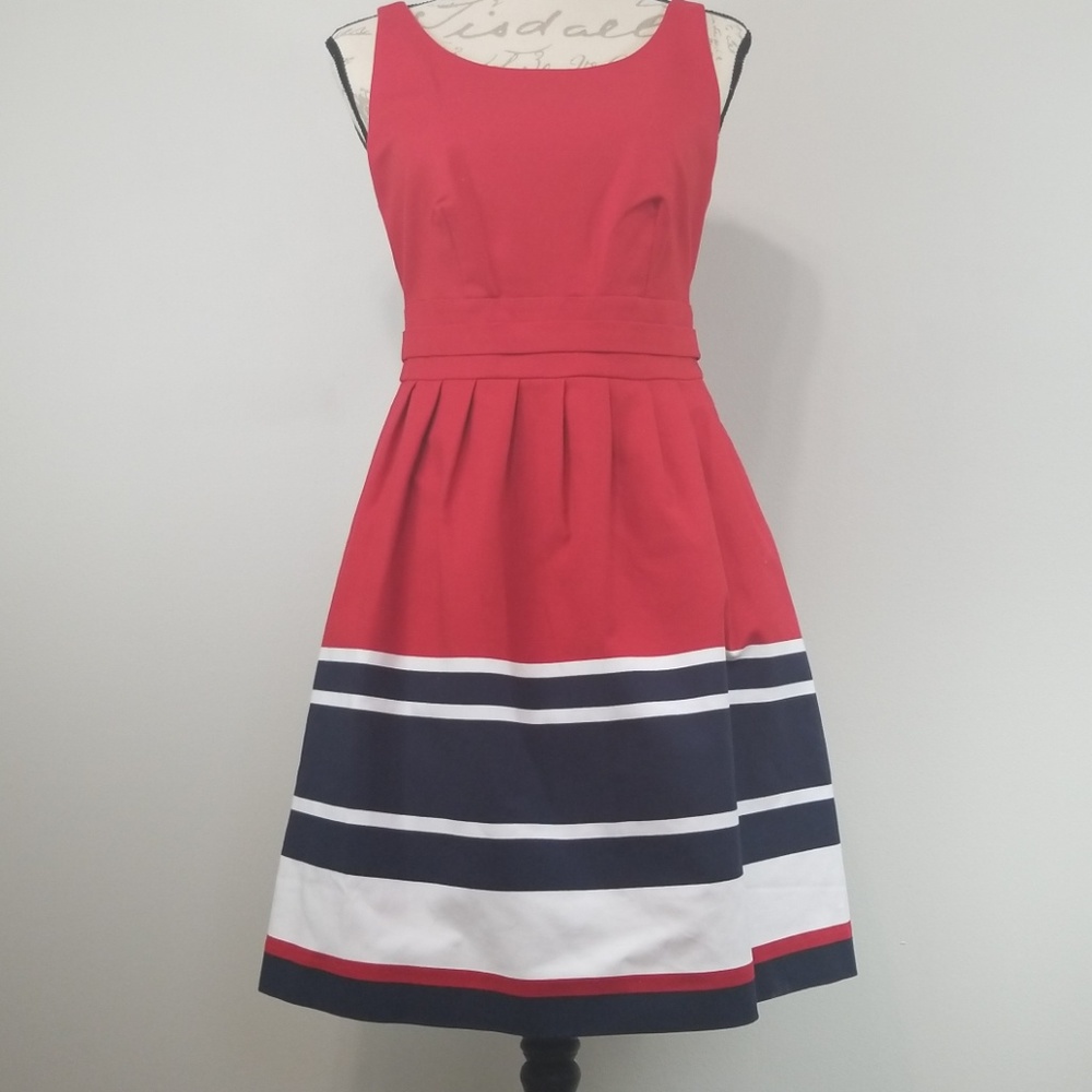 THE LIMITED SLEVELESS DRESS - Picture 6 of 8